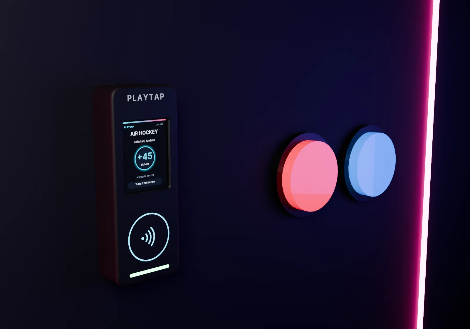 Cititor PlayTap montat pe panoul unui joc arcade, lângă butoanele jocului